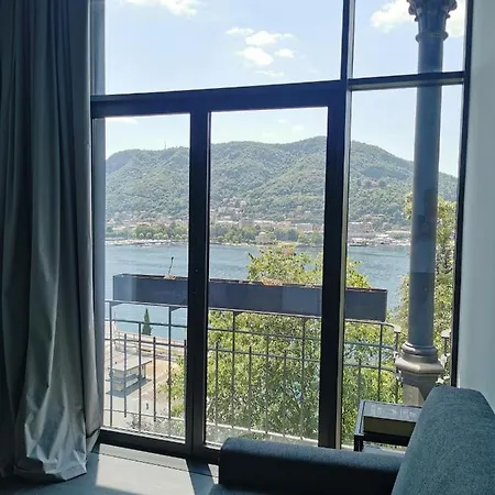 Veranda View Como
