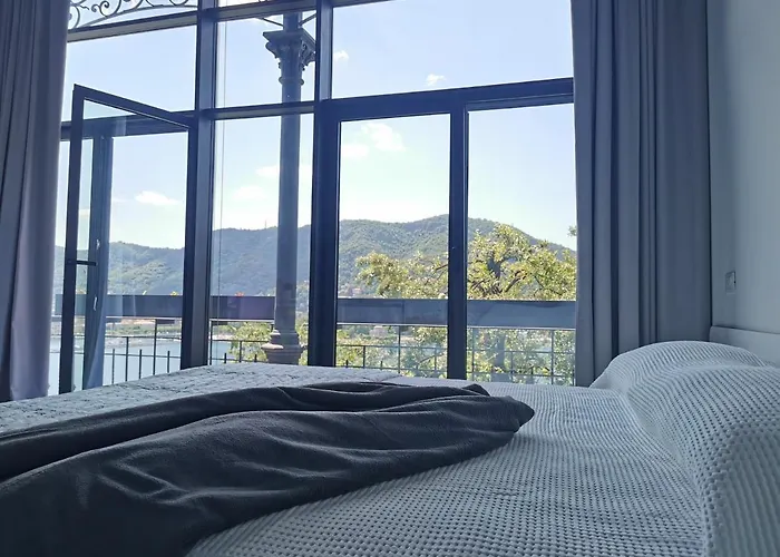 Veranda View * 科莫